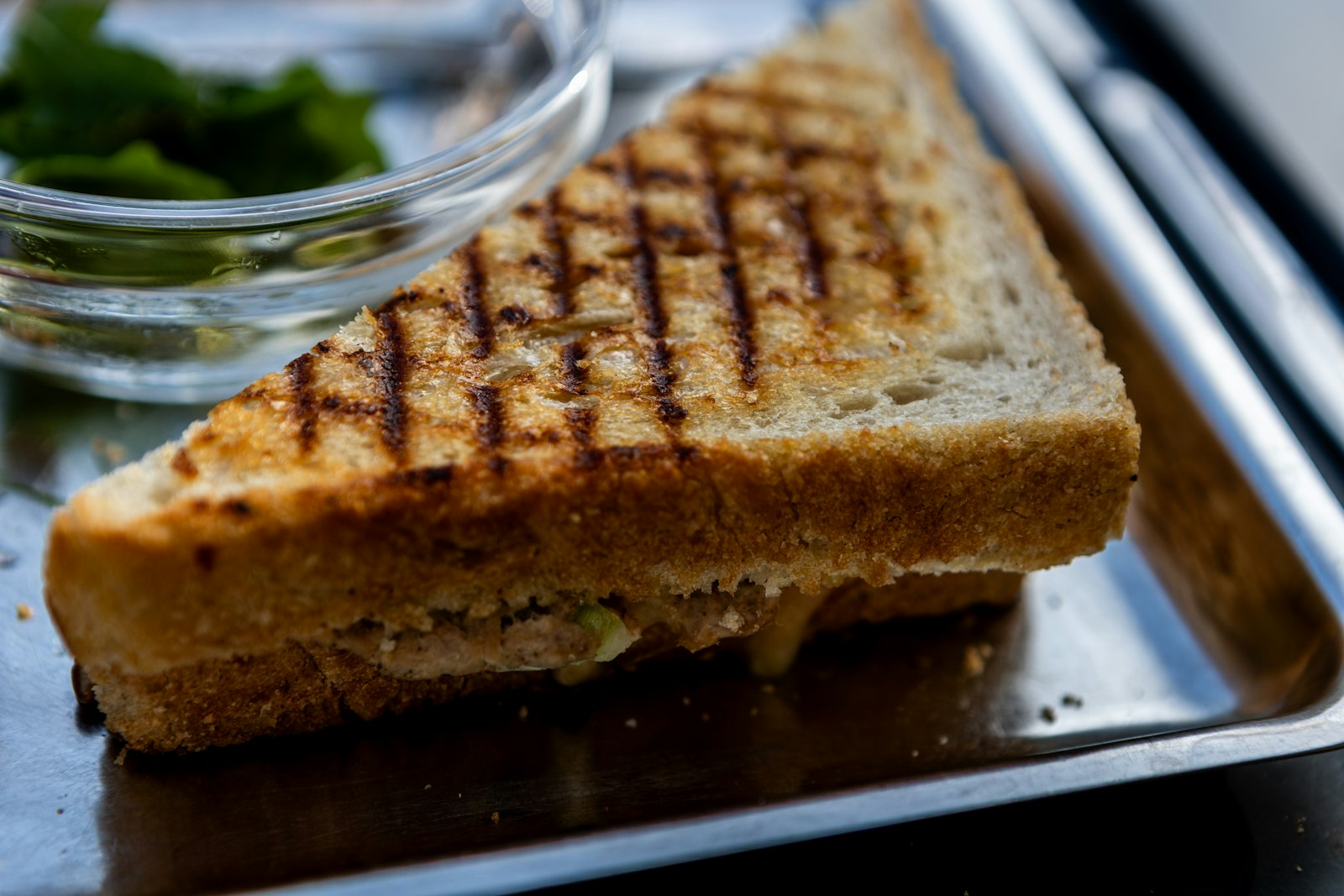 Izgara izli tost dilimi